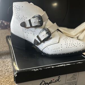 Never worn white ankle booties